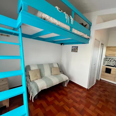 Cosy A 200m De La *